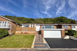 Front/Garage- click for photo gallery